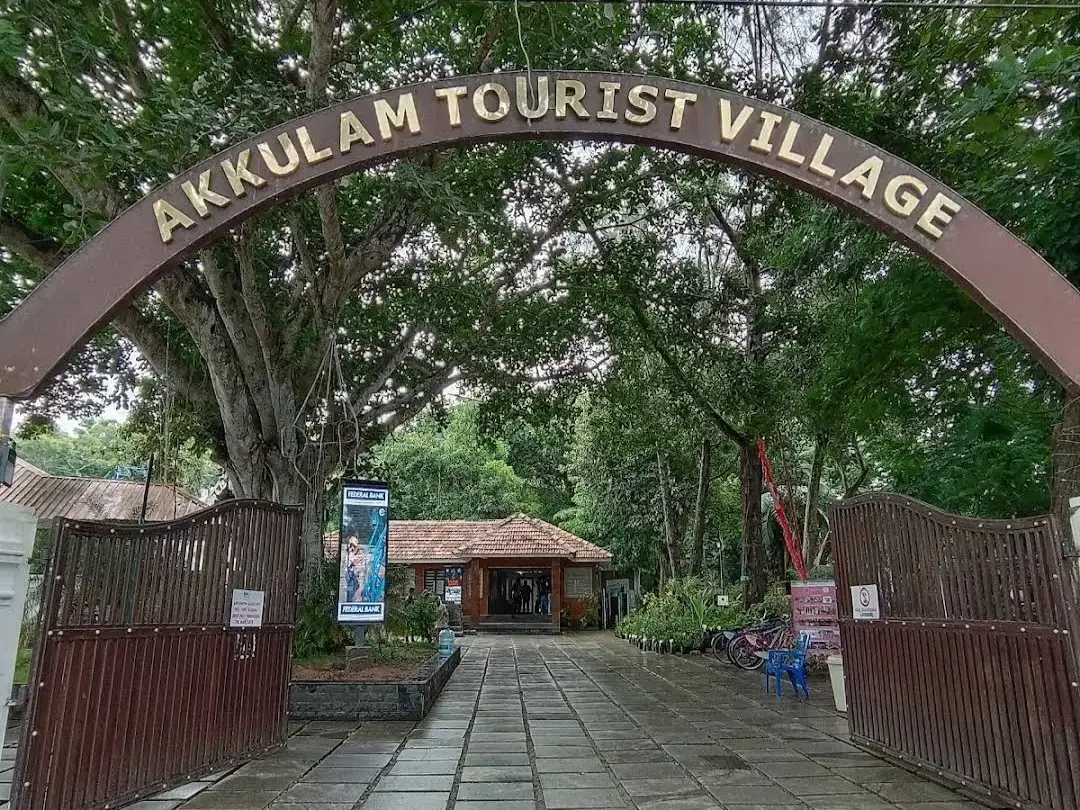 akkulam tourist village in kerala